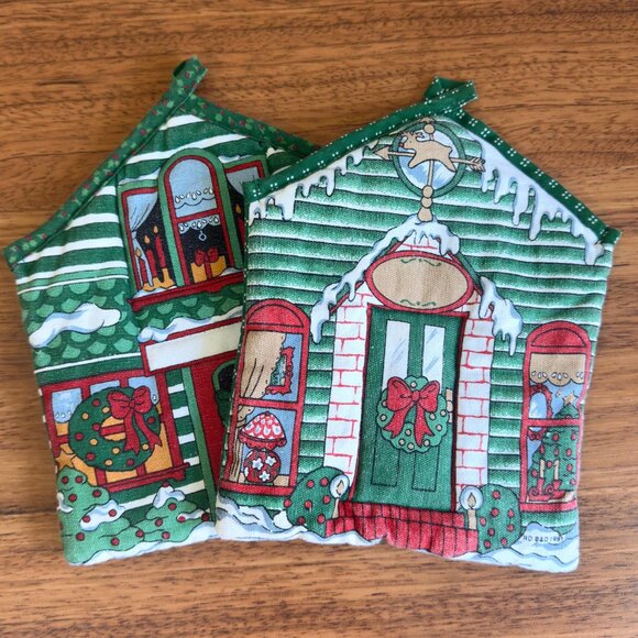 Quilted House Shaped Holiday Pot Holders by RD B&D - Set of 2 - Picture 4 of 10